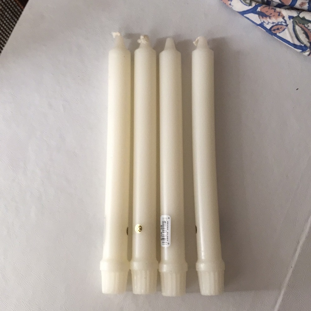 Set of 4 ivory candles